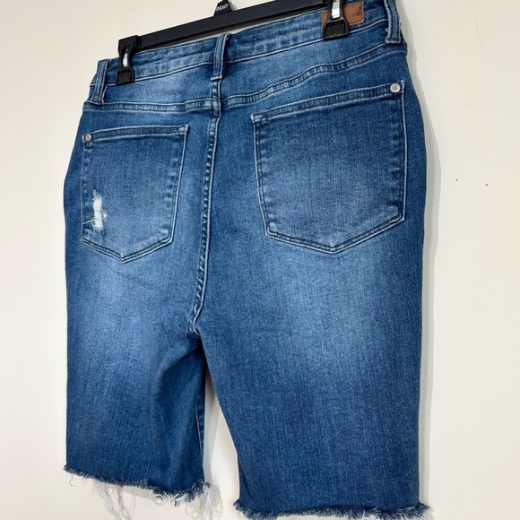 Judy Blue Y2K High Waist Raw Hem Bermuda Denim Blue Jean Shorts women's 11/30 - Picture 6 of 14